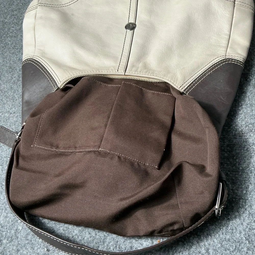 Coach Soho 2007 Buckle Hobo Bag Cream Brown Leather Shoulder Bag F11187